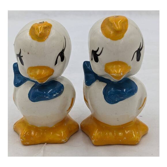 Vintage Duckling Little Chicks Salt Pepper Shaker Pair Set Adorable - Picture 1 of 10